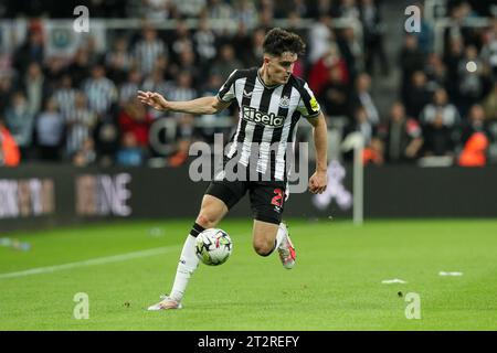 Tino Livramento di Newcastle - Newcastle United contro Manchester City, Carabao Cup, St James' Park, Newcastle upon Tyne, Regno Unito - 27 settembre 2023 solo per uso editoriale - si applicano le restrizioni DataCo Foto Stock