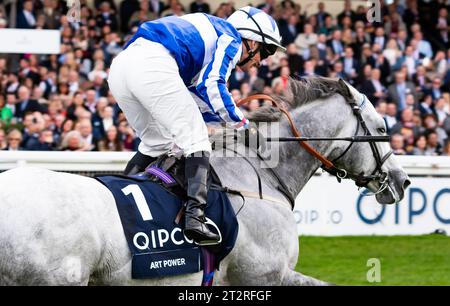 Ascot, Berkshire, Regno Unito. Sabato 21 ottobre 2023. Art Power e David Allan vincono il QIPCO British Champions Sprint Stakes Group 1 per l'allenatore Tim Easterby e il proprietario King Power Racing Co Ltd. Credito immagini equine JTW / Alamy Live News Foto Stock