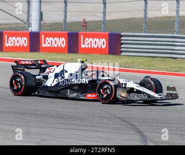 Austin, USA. 20 ottobre 2023. Il pilota di AlphaTauri Yuki Tsunoda (22) durante la gara di prova al Gran Premio degli Stati Uniti il 20 ottobre 2023 sul circuito delle Americhe di Austin, Texas. (Foto di Stephanie Tacy/Sipa USA) credito: SIPA USA/Alamy Live News Foto Stock