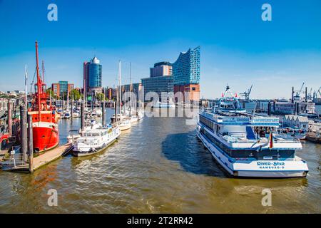 Niederhafen, navi da crociera portuali, sala Filarmonica dell'Elba, Amburgo Foto Stock