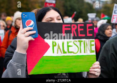 Edimburgo, Scozia, Regno Unito. 21 ottobre 2023. Raduno pro-Palestina a Edimburgo e in altre città del Regno Unito per protestare contro l'attuale situazione in Israele e Gaza. Iain Masterton/Alamy Live News Foto Stock