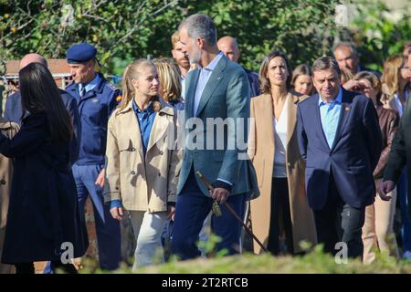 Arroes, Spagna, 21 ottobre 2023: Re Felipe vi cammina durante l'esemplare Premio città delle Asturie 2023, il 21 ottobre 2023, ad Arroes, Spagna. Credito: Alberto Brevers / Alamy Live News. Foto Stock