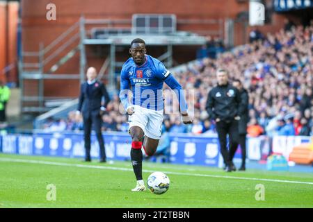 Glasgow, Regno Unito. 21 ottobre 2023. Nella prima partita dopo la pausa internazionale, i Rangers FC hanno giocato l'Hibernian FC all'Ibrox Stadium di Glasgow, Regno Unito in una partita di calcio della Scottish Premiership. Questa è una partita importante per i Rangers perché è la prima partita con il loro nuovo allenatore PHILLIPE CLEMENT, il loro diciannovesimo allenatore permanente. Crediti: Findlay/Alamy Live News Foto Stock