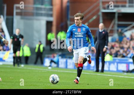 Glasgow, Regno Unito. 21 ottobre 2023. Nella prima partita dopo la pausa internazionale, i Rangers FC hanno giocato l'Hibernian FC all'Ibrox Stadium di Glasgow, Regno Unito in una partita di calcio della Scottish Premiership. Questa è una partita importante per i Rangers perché è la prima partita con il loro nuovo allenatore PHILLIPE CLEMENT, il loro diciannovesimo allenatore permanente. Crediti: Findlay/Alamy Live News Foto Stock