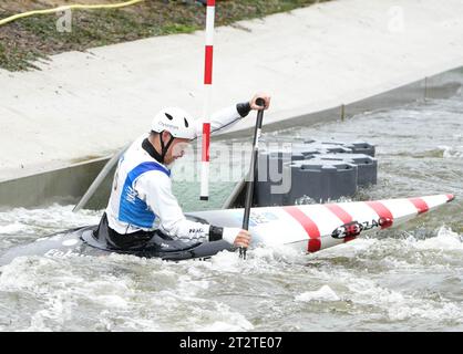 Adrien Ficsher 3eme Championnat de France K1 Men durante i campionati francesi Slalom e kayak Cross, evento canoa il 21 ottobre 2023 allo Stade d'eaux vives di Cesson-Svign, Francia - foto Laurent Lairys / MAXPPP Foto Stock