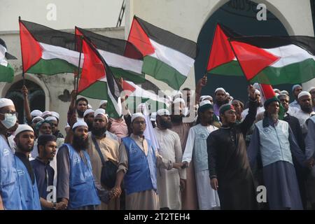 Dhaka Bangladesh 10 ottobre 2023, il movimento islamico ha tenuto manifestazioni e marce contro l'occupazione illegale israeliana della Palestina. Nazmul isla Foto Stock