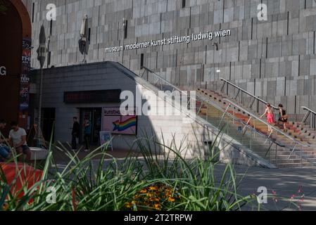 Vienna, Austria. 28 settembre 2023, esterno del Museum Moderner kunst stiftung ludwig wien MUMOK "museo di arte moderna a vienna" Foto Stock