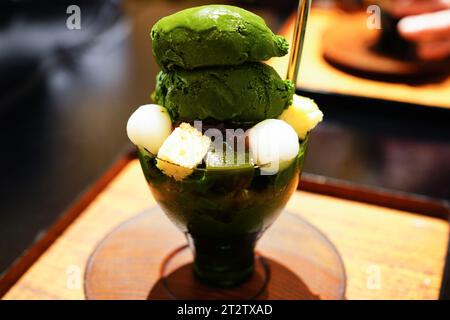 Matcha Green Tea Parfait a Kyoto, Giappone Foto Stock