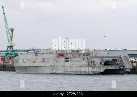 Le Havre, Francia - nave militare USNS CARSON CITY accanto al porto di le Havre. Foto Stock