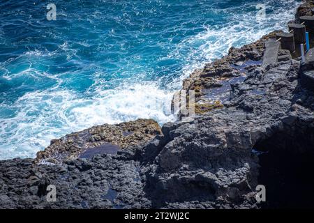 Foto della splendida costa dell'Oceano Vista del Montana Amarilla Tenerife Foto Stock