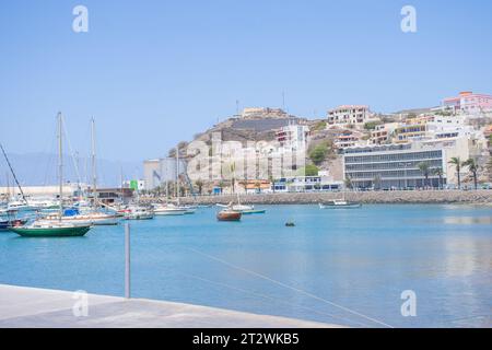 Vista del porto principale di Mindelo sull'isola di Sao Vicente, isole di Capo Verde Foto Stock