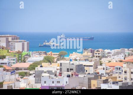 Vista del porto principale di Mindelo sull'isola di Sao Vicente, isole di Capo Verde Foto Stock