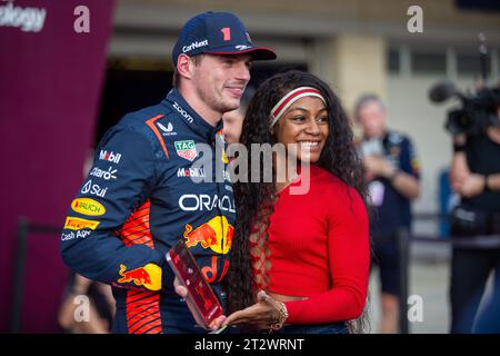 Max Verstappen (NED) Redbull Racing RB19 e ShaCarri Richardson (USA) atleta in FORMULA 1 LENOVO UNITED STATES GRAND PRIX 2023 - dal 19 ottobre al 22 ottobre Foto Stock