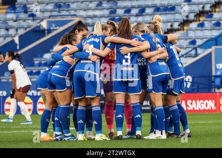 Leicester, Regno Unito. 21 ottobre 2023. Leicester, Inghilterra, 21 ottobre 2023: La squadra di Leicester City si è riunita durante la partita della Barclays fa Womens Super League tra Leicester City e Manchester City al King Power Stadium di Leicester, Inghilterra (Natalie Mincher/SPP) credito: SPP Sport Press Photo. /Alamy Live News Foto Stock