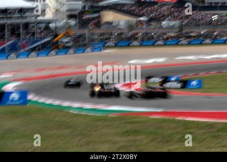 Austin, Stati Uniti. 21 ottobre 2023. I piloti gareggiano nella Sprint al Gran Premio di Formula uno degli Stati Uniti sul circuito delle Americhe di Austin, Texas, sabato 21 ottobre 2023. Foto di Greg Nash/UPI Credit: UPI/Alamy Live News Foto Stock