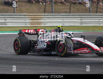 Austin, USA. 21 ottobre 2023. Il pilota Haas Nico Hulkenberg (27) partecipa alla gara sprint sul Circuit of the Americas di Austin, Texas, 21 ottobre 2023. (Foto di Stephanie Tacy/SIPA USA) credito: SIPA USA/Alamy Live News Foto Stock