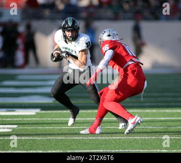 21 ottobre 2023 - il running back degli Hawaii Rainbow Warriors Landon Sims n. 30 corre la palla durante una partita tra i New Mexico Lobos e gli Hawaii Rainbow Warriors allo University Stadium di Albuquerque, NEW Mexico - Michael Sullivan/CSM Foto Stock