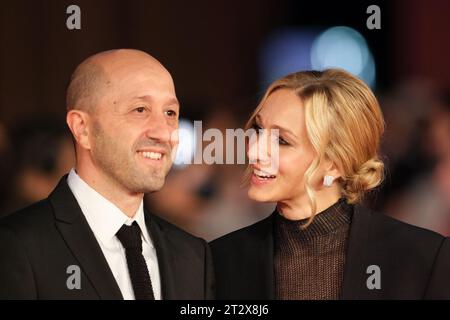 Roma, Italia. 21 ottobre 2023. Gianni D'Addario e Sara Drago partecipano al Red carpet di "Palazzina LAF" durante il 18° Festival del Cinema di Roma presso l'Auditorium Parco della musica di Roma. Credito: SOPA Images Limited/Alamy Live News Foto Stock