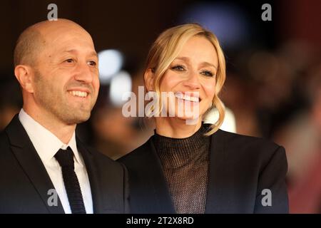 Roma, Italia. 21 ottobre 2023. Gianni D'Addario e Sara Drago partecipano al Red carpet di "Palazzina LAF" durante il 18° Festival del Cinema di Roma presso l'Auditorium Parco della musica di Roma. (Foto di Davide di Lalla/SOPA Images/Sipa USA) credito: SIPA USA/Alamy Live News Foto Stock