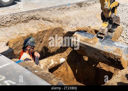 Tauranga nuova Zelanda - ottobre. 2023; lavori stradali per infrastrutture e scavo in strada. Foto Stock