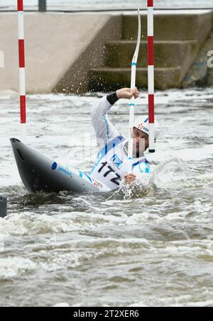 Malo Quemeneur vi Championnat de France C1 Men durante i campionati francesi Slalom e kayak Cross, evento canoa il 21 ottobre 2023 allo Stade d'eaux vives di Cesson-Sevigne, Francia. Foto Laurent Lairys/ABACAPRESS.COM credito: Abaca Press/Alamy Live News Foto Stock