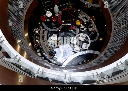 Hall dell'hotel con vista dall'alto Foto Stock