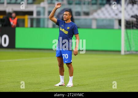 ALEXIS SANCHEZ dell'Inter durante la partita di serie A tra Torino FC e FC Inter il 21 ottobre 2023 allo Stadio Olimpico grande Torino di Torino, Ital Foto Stock