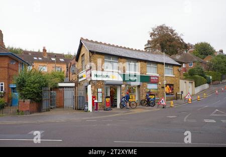 Negozio locale Morrisons Daily vicino a Valley Road a Scarbourough Foto Stock