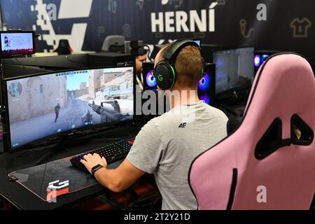 Il secondo anno del festival Comic-con Junior della cultura pop inizia a Brno, Repubblica Ceca, il 21 ottobre 2023. Stelle di film e serie popolari, Foto Stock