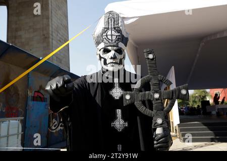 Non esclusiva: 21 ottobre 2023, città del Messico, Messico: Centinaia di persone vestite da zombie partecipano alla marcia degli zombie a città del Messico. Ottobre Foto Stock