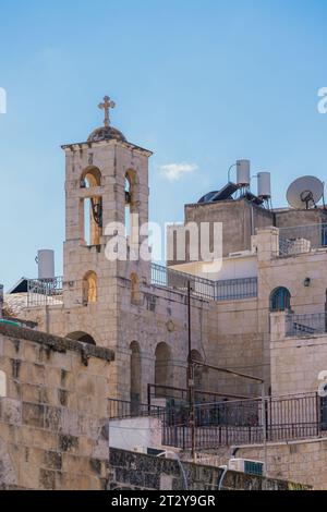 Vista della chiesa del convento maronita nel quartiere armeno della città vecchia di Gerusalemme Foto Stock