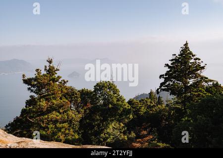 Vista dall'Osservatorio Shishiiwa sull'isola di Miyajima (Itsukushima), Giappone. Foto Stock