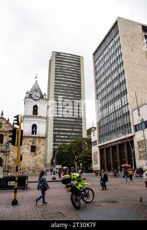 Bogotà, Colombia - 19 ottobre 2023. Rita alle 17:30 una scultura creata da Enrique Grau situata nel Parco Nazionale di Bogotà Foto Stock