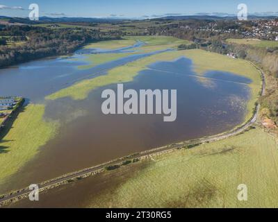 Fiume dee allagato a Cults Aberdeen Scozia dopo Storm Babet Foto Stock