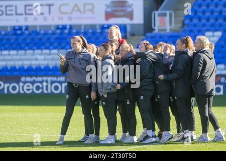 Reading, Regno Unito. 22 ottobre 2023. Reading, Inghilterra, 22 ottobre 2023: Giocatori dello Sheffield United davanti alla partita del Barclays Womens Championship tra Reading e Sheffield United allo stadio Select Car leasing di Reading. (Tom Phillips/SPP) credito: SPP Sport Press Photo. /Alamy Live News Foto Stock