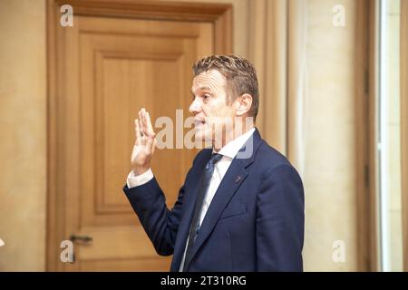 Bruxelles, Belgio. 22 ottobre 2023. Il nuovo ministro della giustizia Paul Van Tigchelt, raffigurato durante la cerimonia di giuramento del nuovo ministro della giustizia al Palazzo reale di Bruxelles domenica 22 ottobre 2023. BELGA PHOTO NICOLAS MAETERLINCK Credit: Belga News Agency/Alamy Live News Foto Stock