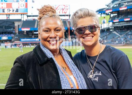 New York, USA. 21 ottobre 2023. Kelly Cristina Nascimento, figlia di Pele e Victoria Brito, assiste all'ultima partita della stagione regolare della NYCFC contro il Chicago Fire FC al Citi Field il 21 ottobre 2023. Il NYCFC ha vinto la partita 1 - 0. Entrambe le squadre furono eliminate dai playoff. (Foto di Lev Radin/Sipa USA) credito: SIPA USA/Alamy Live News Foto Stock