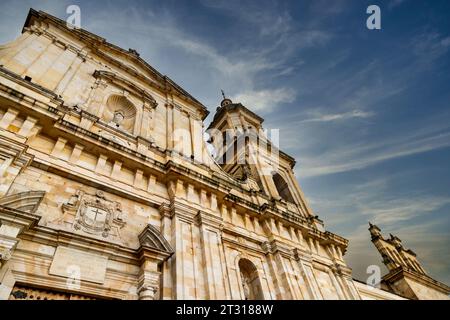 Facciata della Cattedrale Primate di Bogotà in Colombia Foto Stock