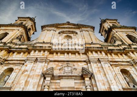 Facciata della Cattedrale Primate di Bogotà in Colombia Foto Stock