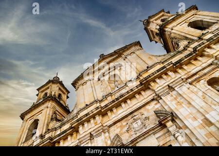 Facciata della Cattedrale Primate di Bogotà in Colombia Foto Stock