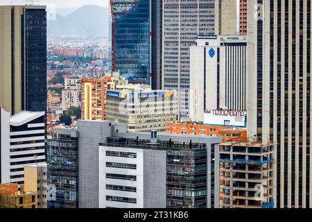 Bogotà, Colombia - 23 gennaio 2023: Vista degli edifici del quartiere finanziario di Bogotà Foto Stock