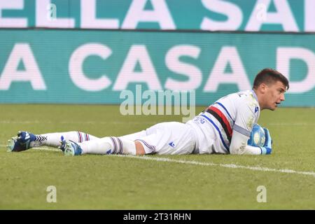 Genova, Italia. 22 ottobre 2023. Filip Stankovic della Sampdoria durante la partita di serie B UC Sampdoria vs Cosenza calcio allo stadio Luigi Ferrarsi di Genova, Italia il 22 ottobre 2023 crediti: Independent Photo Agency/Alamy Live News Foto Stock