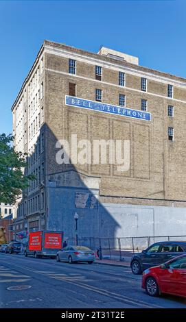 Hanover Academy, Trenton: Vacant Bell Telephone Building attira la protesta sindacale "ratto" (settembre 2020). Foto Stock