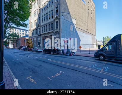 Hanover Academy, Trenton: Vacant Bell Telephone Building attira la protesta sindacale "ratto" (settembre 2020). Foto Stock