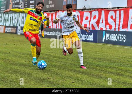 Brusco, Brasile. 22 ottobre 2023. Oggi il campione della serie C sarà conosciuto, nella prima partita della finale a Manaus, Amazonas x Brusque pareggiò senza reti e oggi decisero il campionato allo Stadio Augusto Bauer di Brusque. Crediti: Fábio Monteiro/FotoArena/Alamy Live News Foto Stock