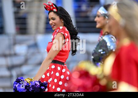 Baltimora, Stati Uniti. 22 ottobre 2023. Le cheerleaders dei Baltimore Ravens si vestono per Halloween durante una partita contro i Detroit Lions al M&T Bank Stadium di Baltimora, Maryland, domenica 22 ottobre 2023. Baltimore ha vinto 38-6. Foto di David Tulis/UPI credito: UPI/Alamy Live News Foto Stock