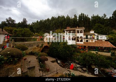 Ristorante vicino al Ponte reale di Calicanto a Mongui, Colombia Foto Stock