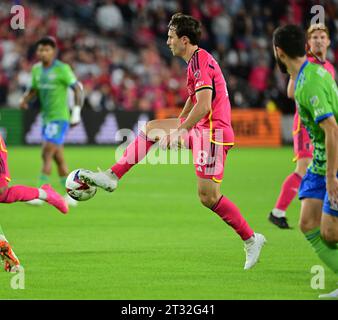 St Louis, USA. 21 ottobre 2023. St Il centrocampista di Louis City Jared Stroud (8) passa la palla. I Seattle Sounders sconfissero lo STL City nell'ultima gara della stagione regolare della Major League Soccer il 21 ottobre 2023 al CITY Park Stadium di St Louis, Missouri, USA. (Foto di Tim Vizer/Sipa USA) credito: SIPA USA/Alamy Live News Foto Stock