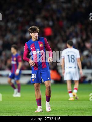 Barcellona, Spagna. 22 ottobre 2023. Marc Guiu del FC Barcelona durante la partita di la Liga EA Sports tra FC Barcelona e Athletic Club ha giocato al Lluis Companys Stadium il 22 ottobre 2023 a Barcellona, in Spagna. (Foto di Alex Carreras/Imago) credito: PRESSINPHOTO SPORTS AGENCY/Alamy Live News Foto Stock