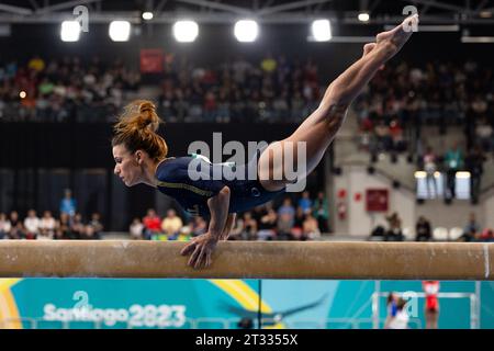 Santiago, Brasile. 22 ottobre 2023. CILE - SANTIAGO - 10/22/2023 - GIOCHI PANAMERICANI SANTIAGO 2023, GINASTICA ARTISTICA - Jade Barbosa, BRA, nella competizione a squadre di ginnastica artistica tenutasi allo Stadio Nazionale durante i Giochi panamericani Santiago 2023. Foto: Gabriel Heusi /AGIF (foto di Gabriel Heusi/AGIF/Sipa USA) credito: SIPA USA/Alamy Live News Foto Stock